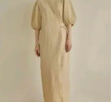 베이지 벌룬 슬리브 롱 원피스 원 숄더