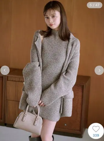 스나이델 그레이 리브 터틀넥 니트