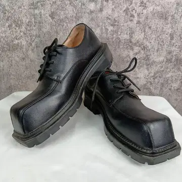 SVEC 통굽 스퀘어토 가죽 신발 블랙