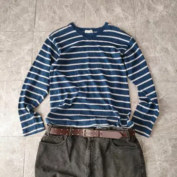 archive border v neck long sleeve y2k n