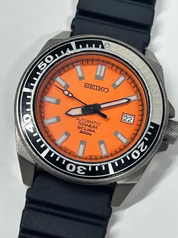 SEIKO 사무라이 오렌지 Titanium 다이버 200