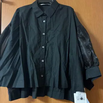 스콧 클럽 브랜드를 좋아하시는 분께 새상품, 미사용 페미닌 셔츠