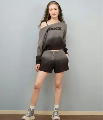 록시 택 포함 미사용 새상품 그라데이션 니트 ML 사이즈