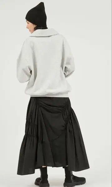 새상품급 구하기 어려움 품절 인기 emmi 블랙 볼륨 벌룬 스커트