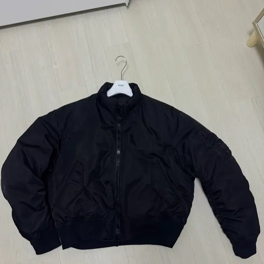 Coor Stand Collar Puffer Black M on Bunjang Global Site.