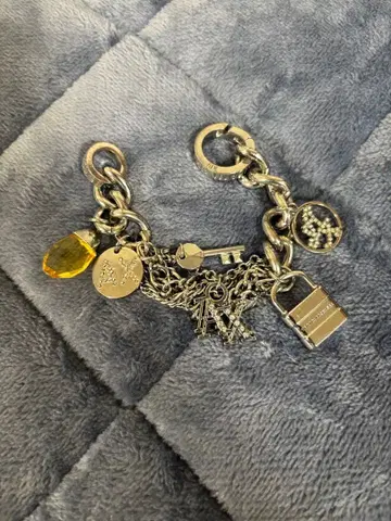 아르마니 익스체인지 실버 참 팔찌