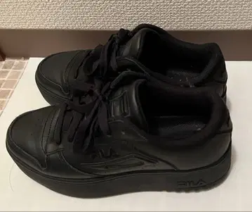 FILA 통굽 블랙 플랫폼 스니커즈