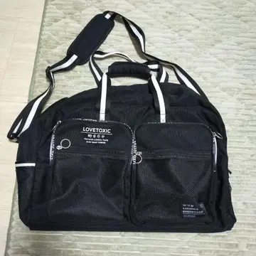LOVETOXIC 블랙 보스턴 백