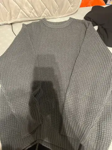 그레이 리브 편직 크루넥 니트