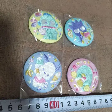 산리오 캐릭터즈 자수 캔뱃지 묶음 판매 한교동 배드마츠마루