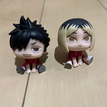 하이큐!! 쿠로오 테츠로 코즈메 켄마 큐룽하게 쳐다보는 포즈 세트