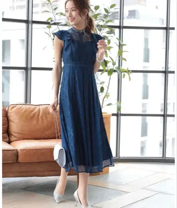 [ 완판템 ] 빌드넥 뒤 스핀들 파티 결혼식 드레스 M 사이즈