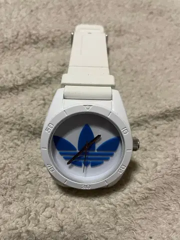 adidas 화이트 블루 시계