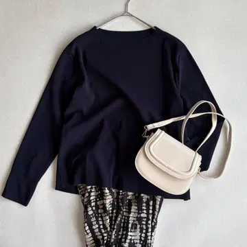 소주 soeju 크루넥 니트 풀오버 네이비 긴팔