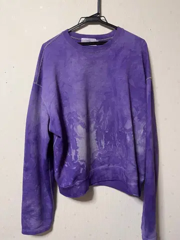 보라색 타이다이풍 크루넥 맨투맨