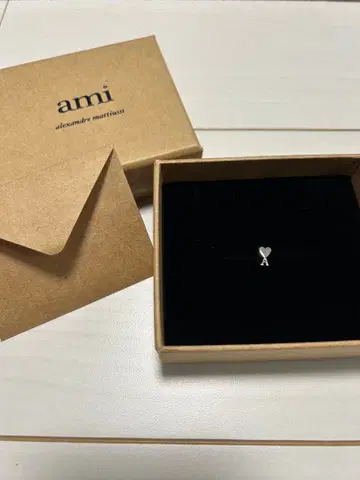 ami 귀걸이 실버 한쪽 귀