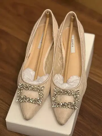 RANDA 레이스 비쥬 포함 베이지 펌프스 24.0