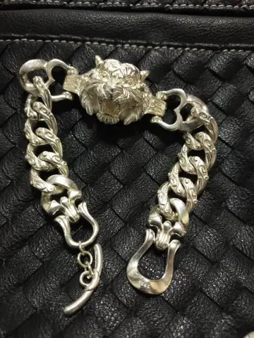 중국 티베트 산 은제 호랑이 머리 팔찌.