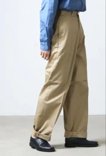 LENO WIDE CHINO TROUSERS 와이드 치노 트라우저