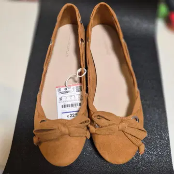 새상품 Zara 브라운 리본 포함 플랫슈즈