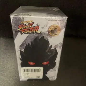 Kidrobot 스트리트 파이터 콜렉터블 피규어