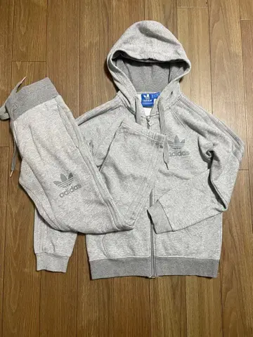 adidas 그레이 셋업 XS 사이즈