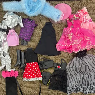 바비 아웃핏 의류 일괄