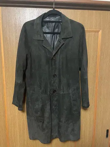 [ PRANDI ] 가죽 코트 양가죽 한 장으로 제작