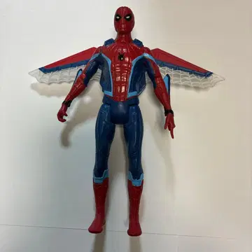 스파이더맨 날개 달린 피규어