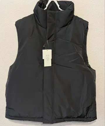 새상품 MONO-MART 충전솜 베스트 M 차콜 블랙 계열 다운 베스트