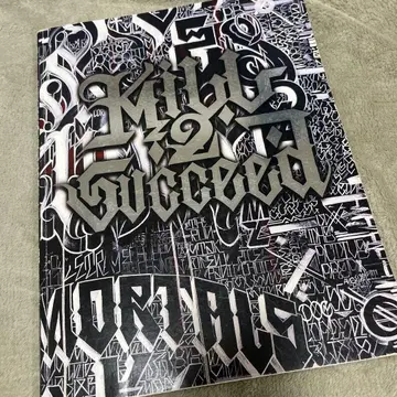 초레어 big sleeps 레터링북 타투