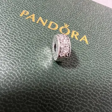 PANDORA 클리어 파베 클립 참
