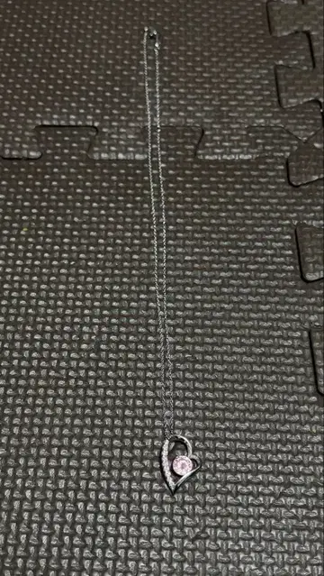 마돈나 오픈 하트 목걸이