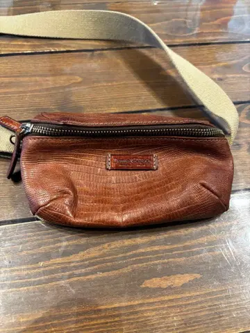 Daniel & Bob 35주년 기념 웨스트 파우치 바디백