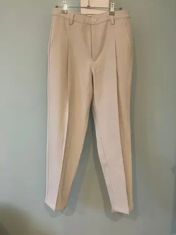 토탈리스타이징 클로징 슬랙스 시착만 한 상품