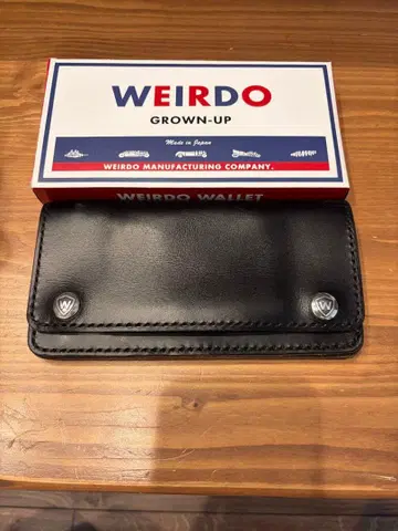 WEIRDO 블랙 장지갑 트래커 지갑