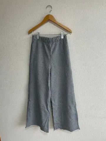 Spick and Span 그레이 와이드 팬츠 백 포켓 부착