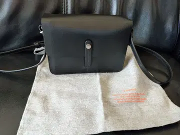 IL BISONTE 블랙 숄더백