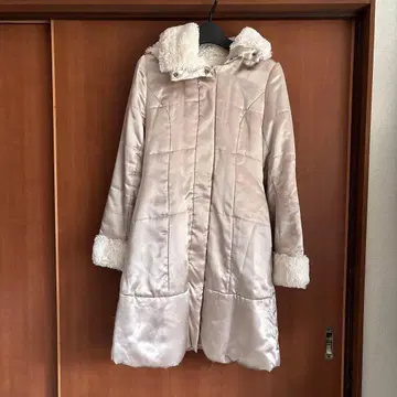 패뷸러스 세실 맥비 퀼팅 샴페인 골드 롱 코트