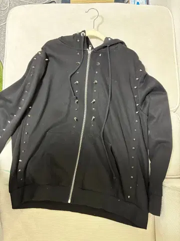 ikumi 스터드 후드티