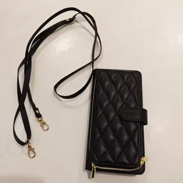 블랙 스마트폰 숄더백