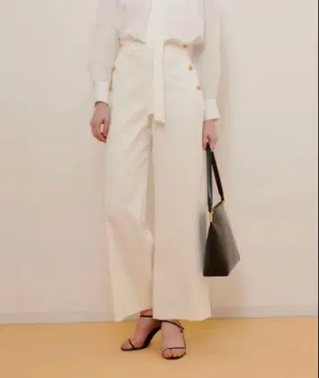 미사용 새상품 알아바일 데님라이크 마린 팬츠 화이트 루루윌비