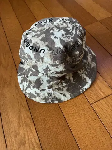언더 아머 카모플라쥬 버킷햇