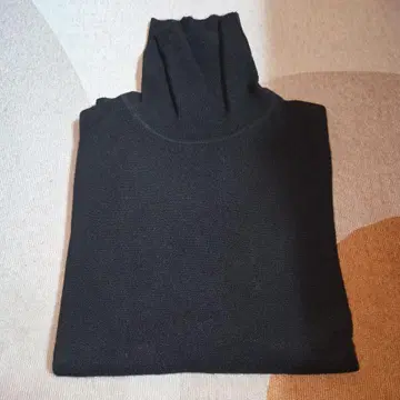 유니클로 캐시미어 터틀넥 스웨터 UNIQLO