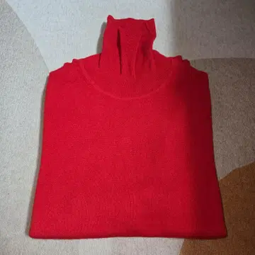 유니클로 캐시미어 터틀넥 스웨터 UNIQLO