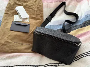 GOLDEN GOOSE 골든구스 BANANA BAG 힙색