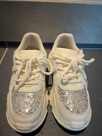 오리엔탈 트래픽 화이트 스팽글 스니커즈 24.5cm