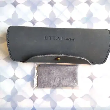 DITA Lancier 안경 케이스 가죽
