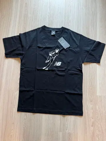 새상품 New Balance 오타니 쇼헤이 그래픽 T셔츠 블랙 색상 블랙