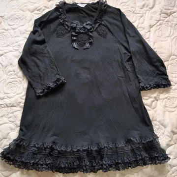 사에라, 히스클로네, 포테치노 튜닉,